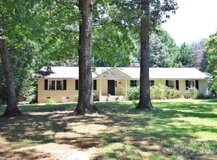 621 Pineburr Ct, Gastonia, NC 28056