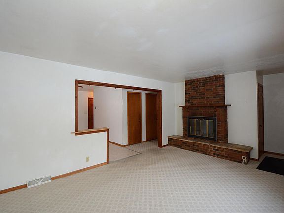 2nd image of 7001 W Brentwood Ave
