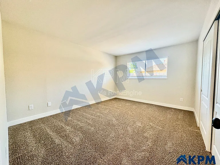 7355 Kelley Dr — Photo 11