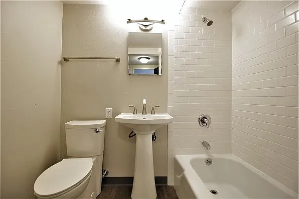 1671 N. Prospect Ave. — Photo 137