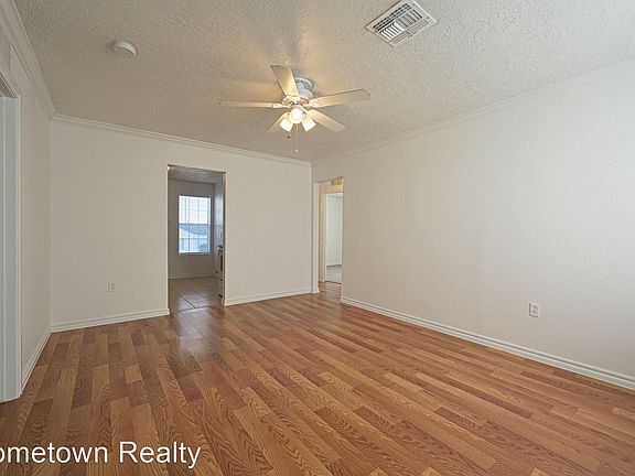 3rd image of 2833 NW Mobley St #10713960