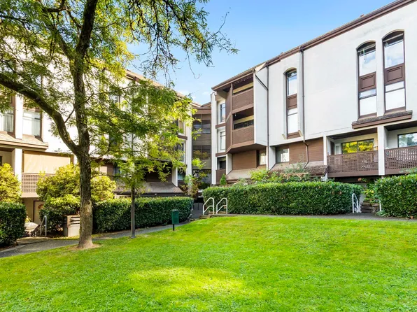 340 Ginger Dr #6, New Westminster, BC V3L 5L7