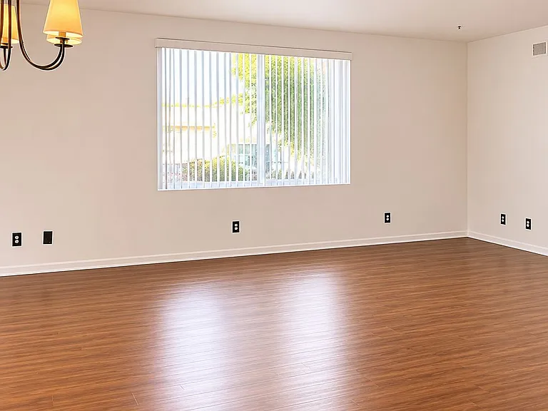 10756 Camarillo St #201 — Photo 11