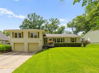 8700 Belleview Ave, Kansas City, MO 64114