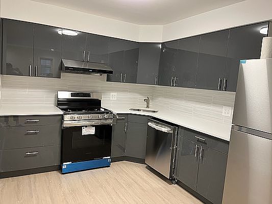 2nd image of 138-40 Elder Ave #1