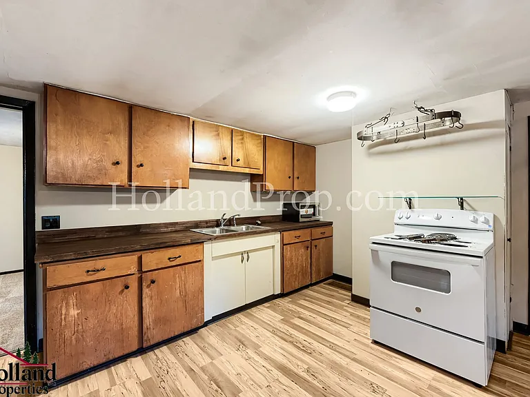 9601 SW 42nd Ave — Photo 6
