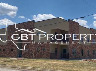 102 E State St #1B, Groesbeck, TX 76642
