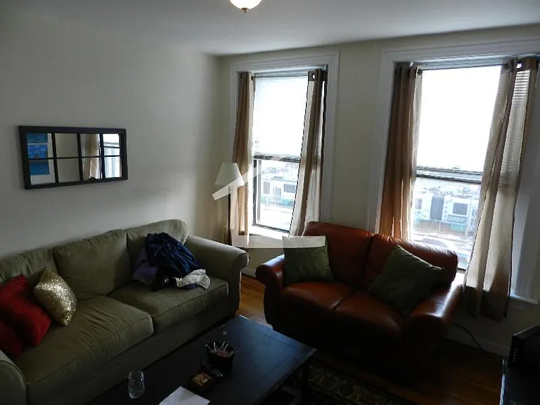 1942 Beacon St #1E — Photo 8