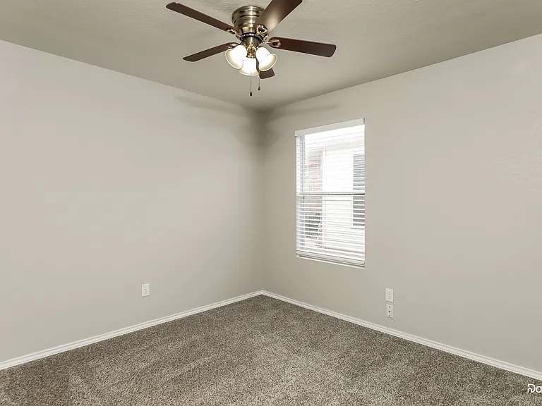 485 Auburn Park — Photo 12