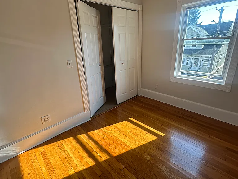 28 Hovey St — Photo 11