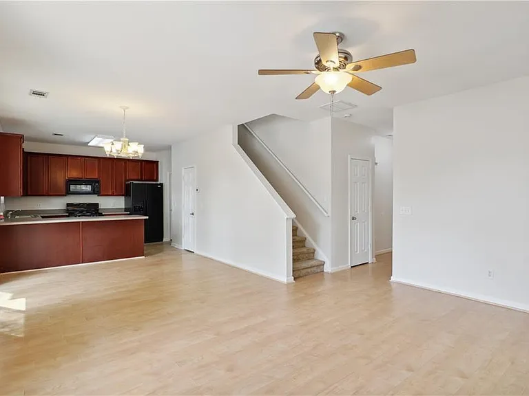 276 Hiawassee Dr — Photo 5