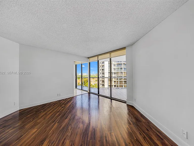 3610 Yacht Club Dr #1016 — Photo 10