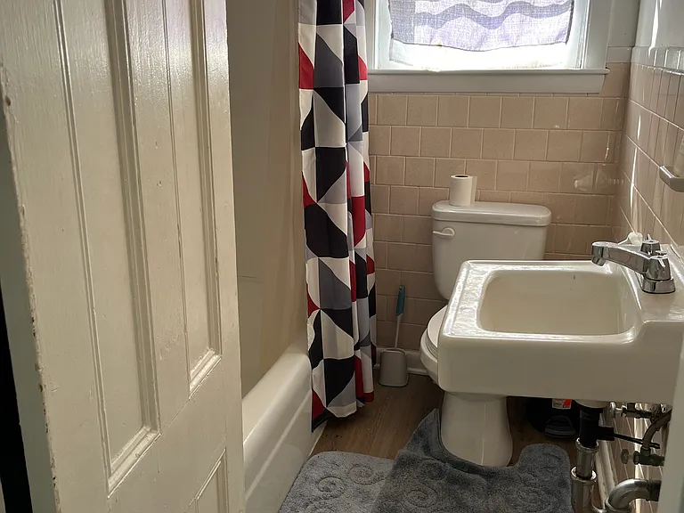 2 Hyacinth St #2 — Photo 11