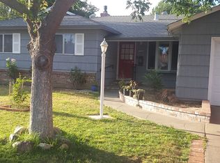 730 W D St S, Dixon, CA 95620