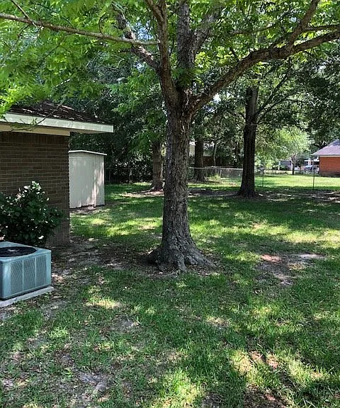 302 Hunter Dr — Photo 22