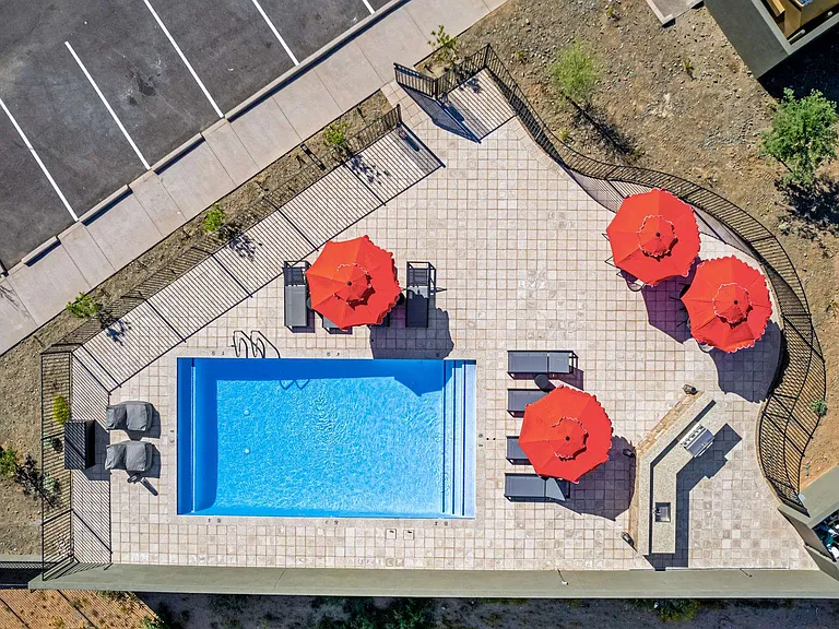 Pinnacle Vista Condominiums — Photo 18