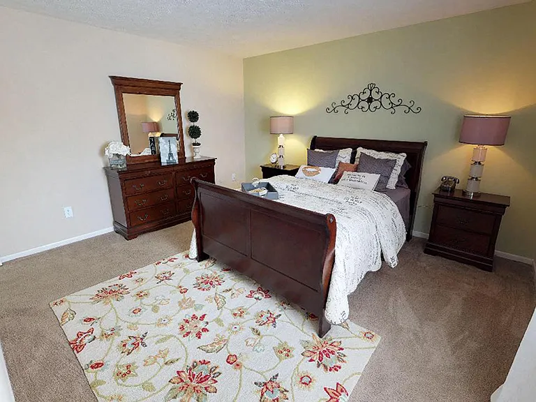 Hunter's Creek Apartments — Photo 42