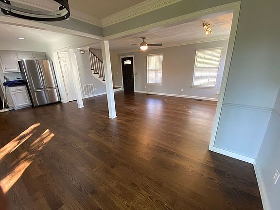 Open floor plan!