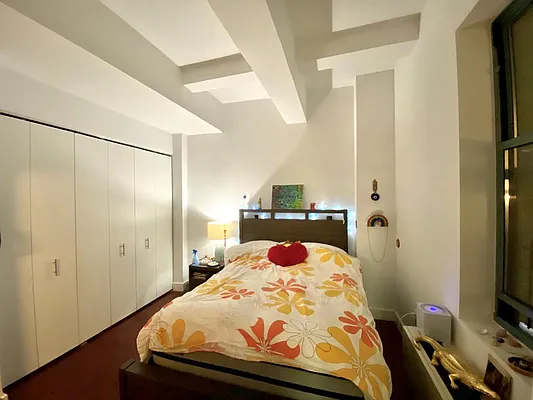 Rented by NY Living Solutions | media 23