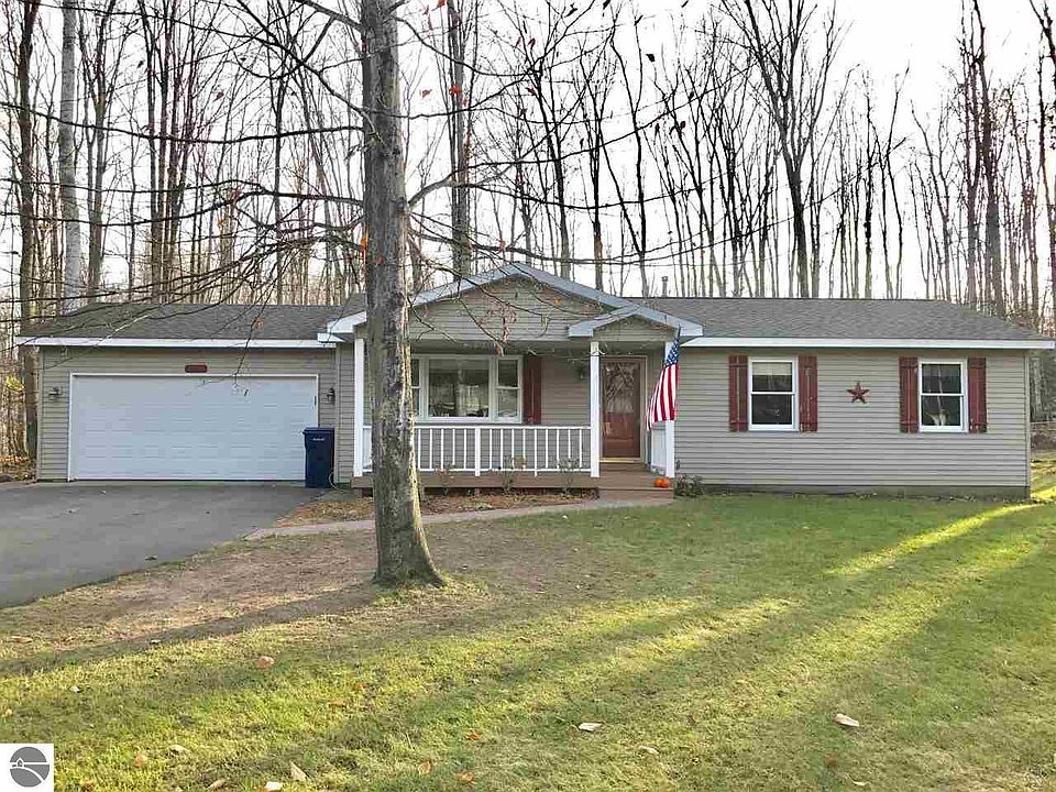 1st image of 19157 Beechridge Dr
