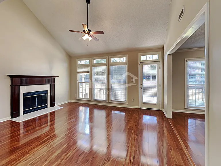 8633 Swarthmore Dr — Photo 5