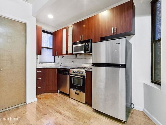 4th image of 2072 Frederick Douglass Blvd APT 2C