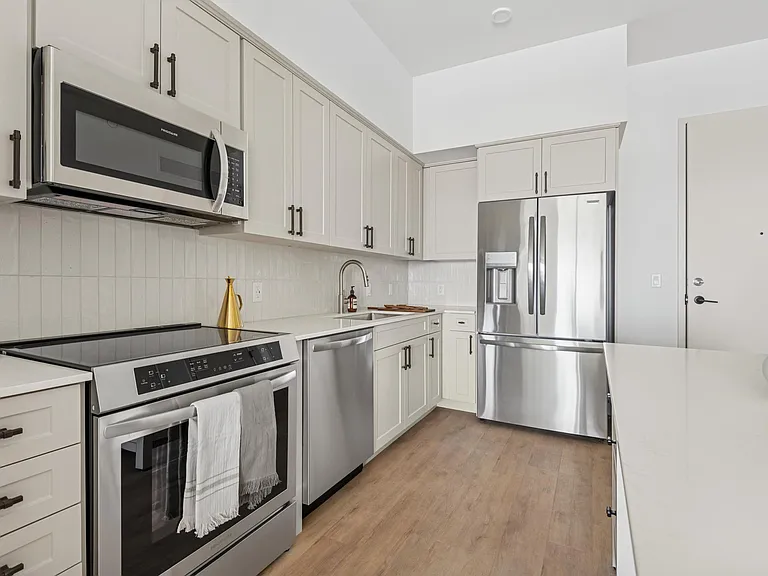 Seraph Luxury Downtown Apartments — Photo 6