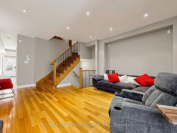 4th image of 55 Bristlewood Cres