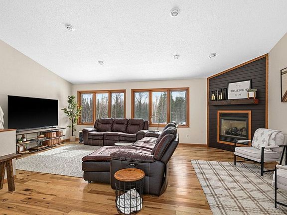 5th image of 2783 Lauren Rd