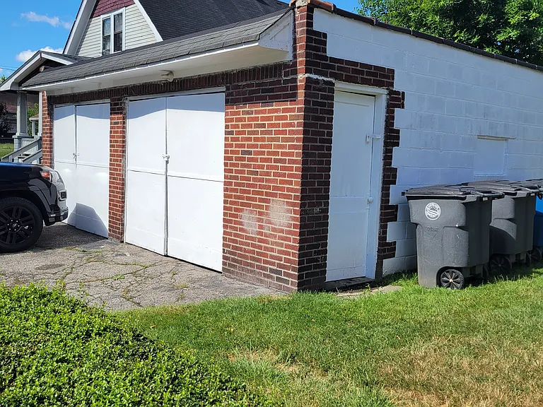 7124 Rathbun Ave — Photo 4