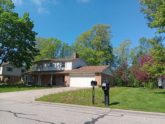 3rd image of 815 Canterbury Dr