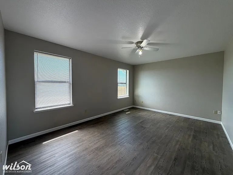 5606 Mount Clemens Way — Photo 11