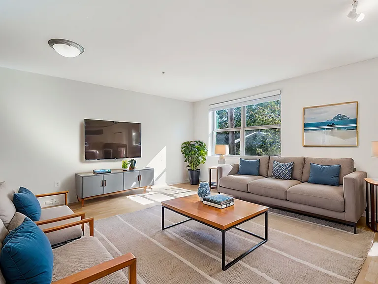 Gilbert House Apartments — Photo 11