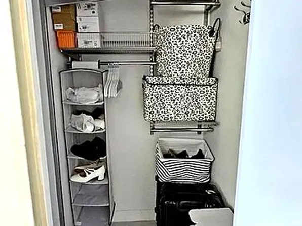 150 East 61st Street image 7 of 12