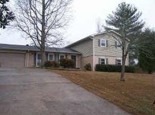 1104 Amber Rdg, Lilburn, GA 30047