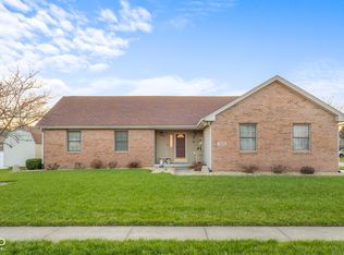 3230 Queensbury Dr, Columbus, IN 47203