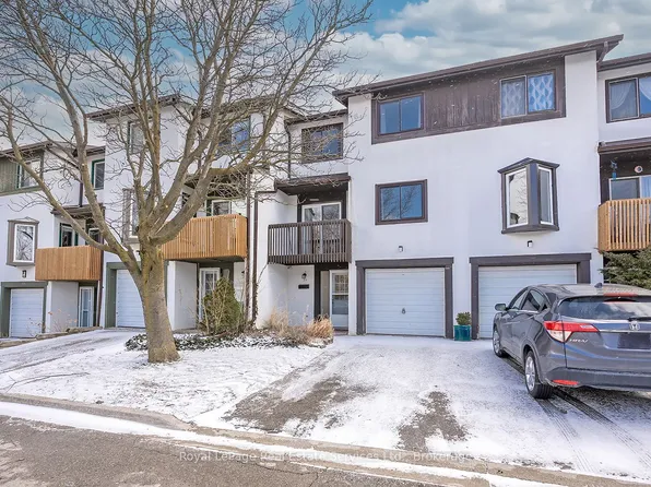 2651 Aquitaine Ave #24, Mississauga, ON L5N 1V5