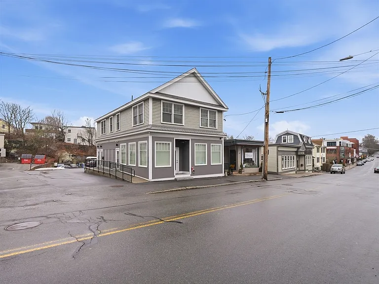 149 Pleasant St #2 — Photo 32