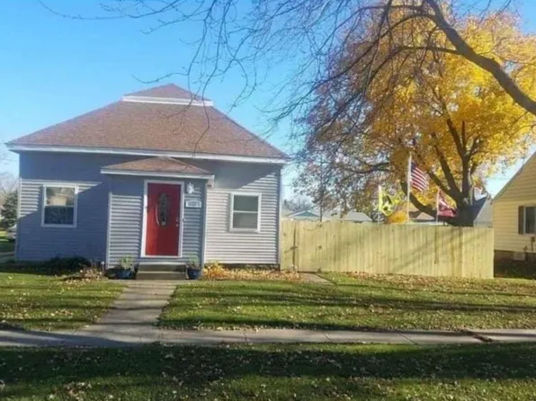 515 6th St, Whittemore, IA 50598