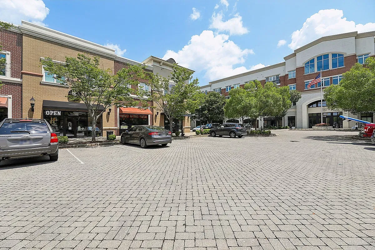 The Gateway Village — Photo 1