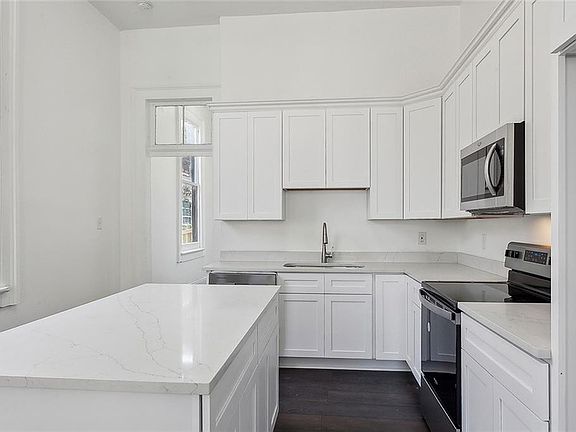 5th image of 934 N Rocheblave St