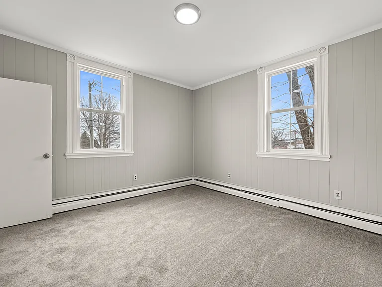 105 Maple St #105 — Photo 8