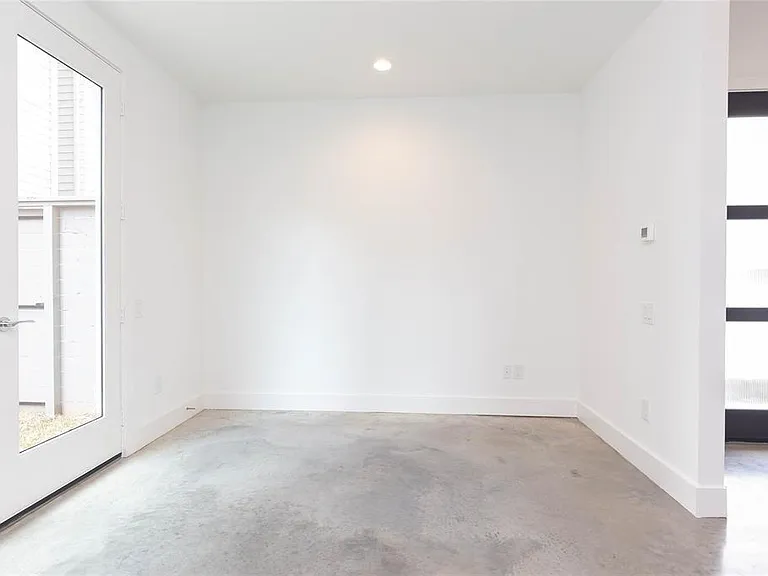 5868 E Post Oak Ln — Photo 7