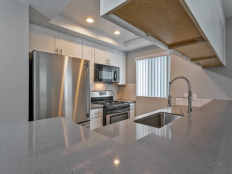 1216 S Corning St — Photo 63