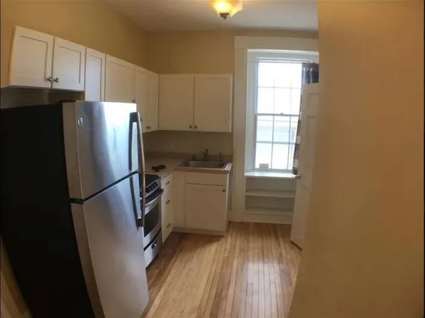 128 Hammond St, Bangor, ME