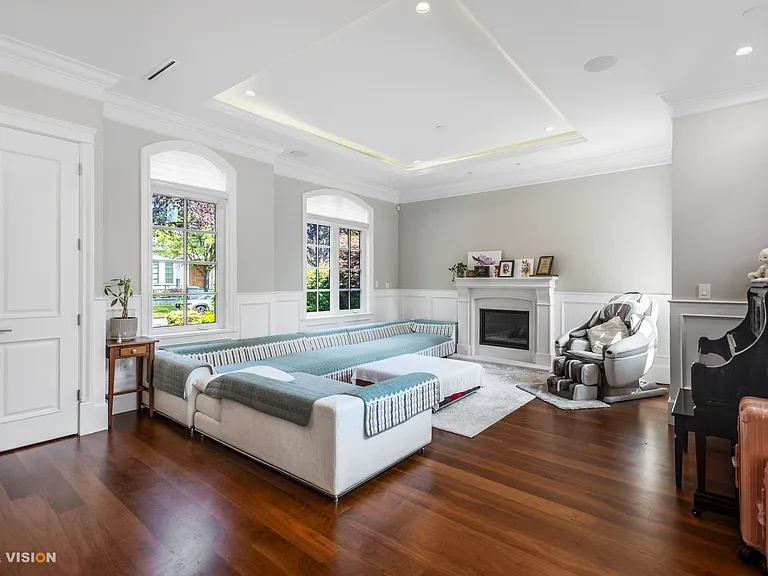 1332 W 51st Ave — Photo 16