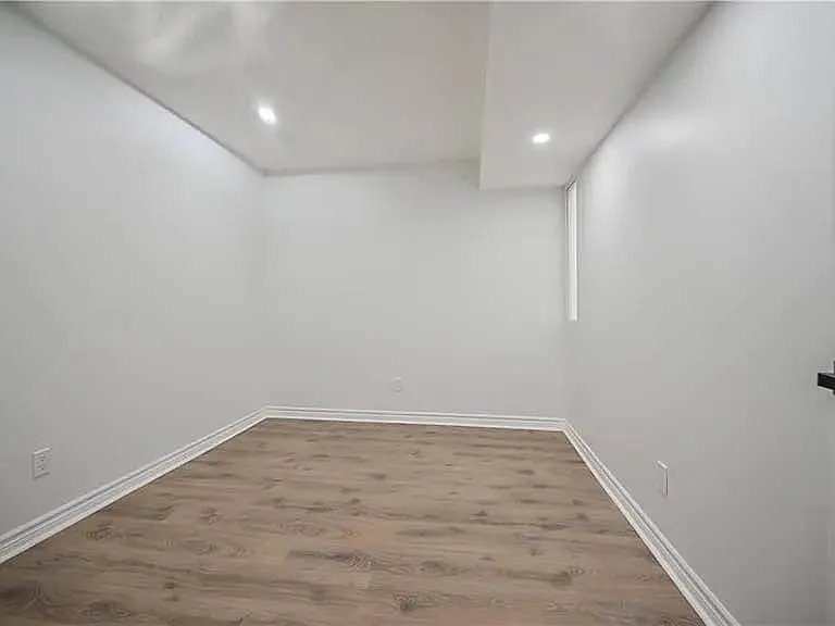 81 Marion St #BASEMENT — Photo 13