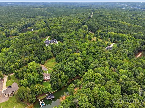 3rd image of 414 Morrison Farm Rd