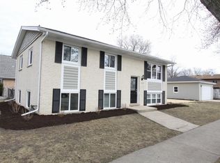 12235 S Lawndale Ave, Alsip, IL 60803