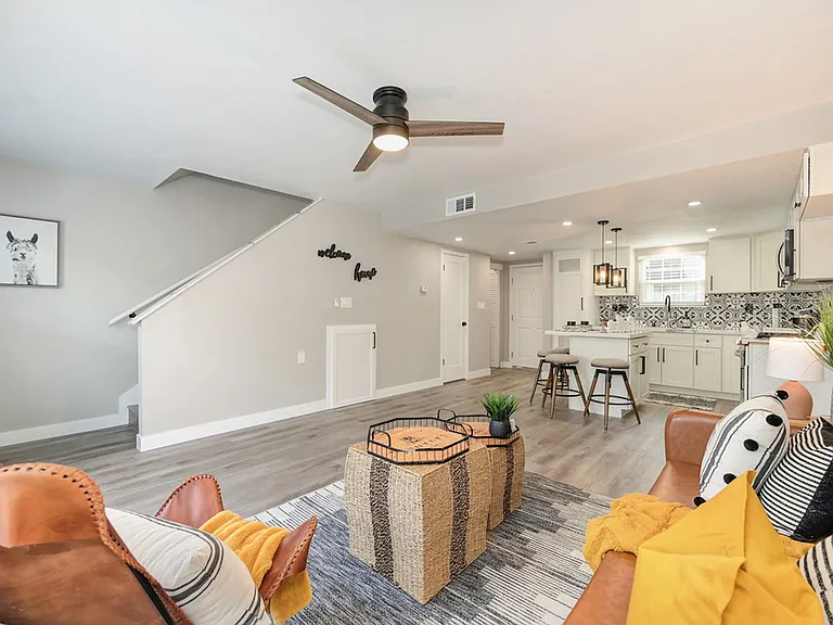 5608 Hillsdale Blvd #C — Photo 11